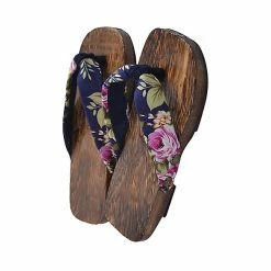 Toyvian Paulownia Children Clogs Baby Slippers Cos Student Clogs Flops Size 18-26 Black Plum Flower
